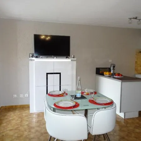 Apartmán Port : T2 Avec Loggia, Wifi, Parking, Climatisation, 4 Pers., Proche Plaisance - Fr-1-335-164 *