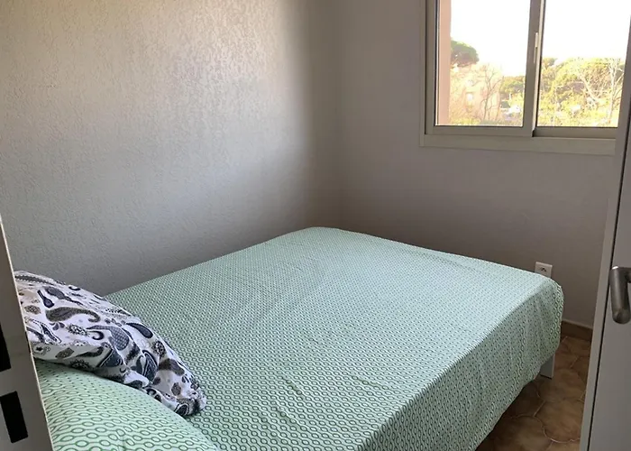 Port : T2 Avec Loggia, Wifi, Parking, Climatisation, 4 Pers., Proche Plaisance - Fr-1-335-164 Hyères