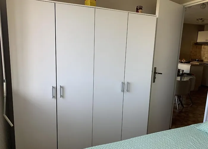 Port : T2 Avec Loggia, Wifi, Parking, Climatisation, 4 Pers., Proche Plaisance - Fr-1-335-164 * Hyères